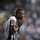 El exjugador de Milán fue condenado por la justicia italiana a 9 años de prisión por participar en la violación de una joven albanesa en 2013. Ahora, la justicia brasileña inicia trámite para que cumpla la pena en su país.