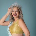 Delia ha destacado como escritora. Sus libros se venden por Amazon.