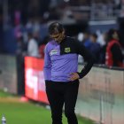 Bustos exteriorizó el malestar. Incluso en una imagen parecía estar llorando.