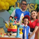 Con su esposo, Xavier y su hijo, Lucas.