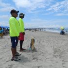 Situación. Apenas 8 salvavidas custodian la vida de los bañistas o actúan frente a emergencias en al menos 14 kilómetros de playa en General Villamil.