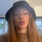 Foto de Shakira en la que lleva como descripción "Chiaroscuro"