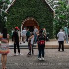 Religión. Varios visitantes llegan al Santuario Nacional de Schoenstatt.