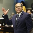 Luis Almeida apoya la censura y destitución del presidente Guillermo Laso.