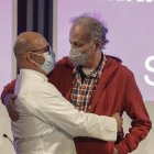 Avance. Xavier, el paciente operado junto a su cirujano