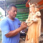 Actividad. Silvino Tomalá, en una demostración de su oficio.