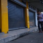 Cierre. Todos los negocios ubicados entre las avenidas Kennedy y del Periodista cierran antes de las 18:00. Antes, era común que tengan sus puertas abiertas hasta las 21:00 o más.