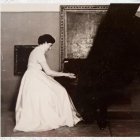 A los ocho meses de edad había muerto su madre Margarita Zulema Ávalos tras padecer cáncer de hígado.