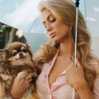 La mascota llevaba un lujoso estilo de vida, con trajes de diseñador y collares de diamantes.