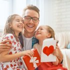 Un día donde se conmemora la importancia de la figura paterna.