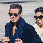 Luis Miguel junto a su novia, la española Paloma Cuevas.

*TV CONSULT PRICE*

PREMIUM EXCLUSIVE

Madrid, Abril 2, 2023

Luis Miguel y Paloma Cuevas ya pasaron juntos sus vacaciones de Semana Santa. . A la pareja se les sumaron las hijas de Paloma. Un paso más que demuestra lo bien que esta su relacion ya que son sus primeras vacaciones en familia. Para aprovechar el buen tiempo, Luis Miguel y Paloma Cuevas eligieron la Costa del Sol. Fueron a La Zagaleta, un exclusivo Country Club cerca de Marbella, donde el artista mexicano tiene una opulenta casa.