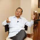 Almeida es abogado y, por varios periodos, ha ido diputado nacional y asambleísta por Guayas.