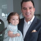 Andrés con su hija menor.