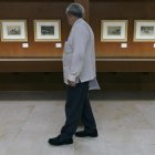 Obras. Una persona transita al pie de una de las salas del museo.