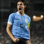 GLENDALE (AZ, EEUU), 03/06/2022.- El delantero central de Uruguay Edinson Cavani celebra su gol durante el partido amistoso disputado entre las selecciones de México y Uruguay este jueves en el estadio State Farm en Glendale, Arizona. Un doblete de Edinson Cavani lideró este jueves la goleada de la selección de Uruguay por 0-3 sobre la de México en un partido de preparación para el Mundial Catar 2022 en el State Farm Stadium de Glendale (Arizona, EE.UU.). EFE/Max Simbron