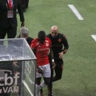 Enner Valencia saliendo del campo de juego la noche del sábado 5 de agosto ante el Corinthians.