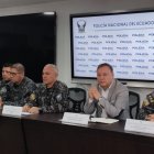 Información. El ministro del Interior Juan Zapata y el comandante de la Policía Fausto Salinas, durante una rueda de prensa.