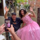 Elba Gonzalez, influencer manabita sorprende a todos con su outfit para ir a ejercer su voto.