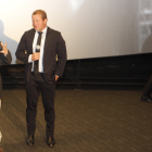 Johnny Czarninski junto a Timothy  Ballard, en cuya vida está inspirada la cinta.