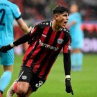 Hincapié será pretendido nuevamente por el club de Anfield con una nueva oferta.