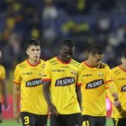 La expresión de los jugadores de Barcelona al final del cotejo reflejó que el empate supo más a derrota, por la cercanía de sus perseguidores. El Ídolo, de estar entre los punteros, pasó a ser sexto en la tabla.