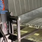 Caso. Una parte de la droga estaba escondida en un doble fondo del piso.