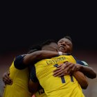 CDA101. QUITO (ECUADOR), 16/11/2020.- Michel Estrada de Ecuador celebra un gol hoy, en un partido de las Eliminatorias Sudamericanas para el Mundialde Catar 2022 entre las selecciones nacionales de Ecuador y Colombia en el estadio de LDU en Quito (Ecuador). EFE/Rodrigo Buendia POOL Ecuador - Colombia