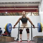 La pesista olímpica retomó recientemente los entrenamientos debido a una lesión.