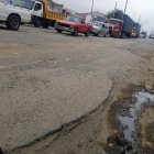En la calle Honorato Vásquez este ese el escenario con el que deben lidiar los conductores, a diario.