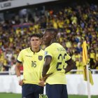 Kendry Páez (i) y Moisés Caicedo (d) serán los encargados de generar el juego ofensivo de la Tricolor