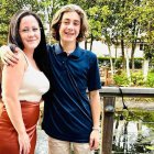 Jenelle Evans y su hijo Jace, quien habría sido maltratado por su padrastro.