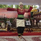 La presentación del gamelán estuvo a cargo de estudiantes de la UniArtes y miembros de la embajada.