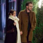 Chris Evans y Alba Baptista caminando por las calles frías de Nueva York.