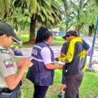 En Ecuador, la Policía Nacional ha iniciado un registro de migrantes en el país con miras a las actividades de feriado.