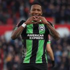 El esmeraldeño celebra tras anotar el sábado uno de los cuatro tantos con los que su equipo venció 4-2 al Stoke City, y que le valió ser el mejor del partido.