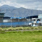 Acceso. Cerca de mil militares ingresaron a la cárcel de Cotopaxi luego de la liberación de los rehenes.