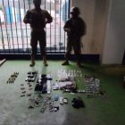 El lunes los militares hallaron fundas de mariguana, armas y municiones durante un operativo realizado.
