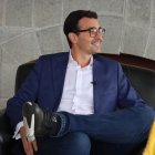 El comunicador y ministro del Deporte, Andrés Guschmer, durante una reunión protocolaria.