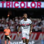 Robert Arboleda fue expulsado en el partido entre Sao Paulo y Bragantino