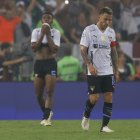 AMDEP7626. RÍO DE JANEIRO (BRASIL), 29/02/2024.- Ezequiel Piovi (d) de LDU reacciona al perder la final de la Recopa Sudamericana entre Fluminense y LDU Quito este jueves, en el estadio Maracaná en Río de Janeiro (Brasil). EFE/ Antonio Lacerda