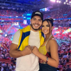Dayanara Peralta y Jonathan Estrada en el Kaseya Center de Miami.