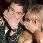 Barry Keogham y Sabrina Carpenter