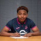 El joven hispano ecuatoriano Aimar Govea firmó contrato con Swansea City