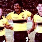 El Zapatón Klinger (c) dejó su marca en el fútbol ecuatoriano. Formó parte de la Tri.