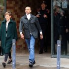 Dani Alves saliendo del juzgado en la ciudad de Barcelona, España