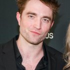 Robert Pattinson y Suki Waterhouse.