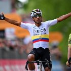 Jhonatan Narváez y su celebración tras ganar la primera etapa del Giro de Italia.