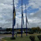 Banderas a media asta en el predio de Ezeiza por el fallecimiento de César Luis Menotti.