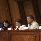 Fiscalización. Pamela Aguirre, legisladora correísta, permitió la comparecencia del prófugo Ronny Aleaga