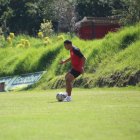 Jefferson Montero entrenando en el AV25 que es dirigido por Antonio Valencia.